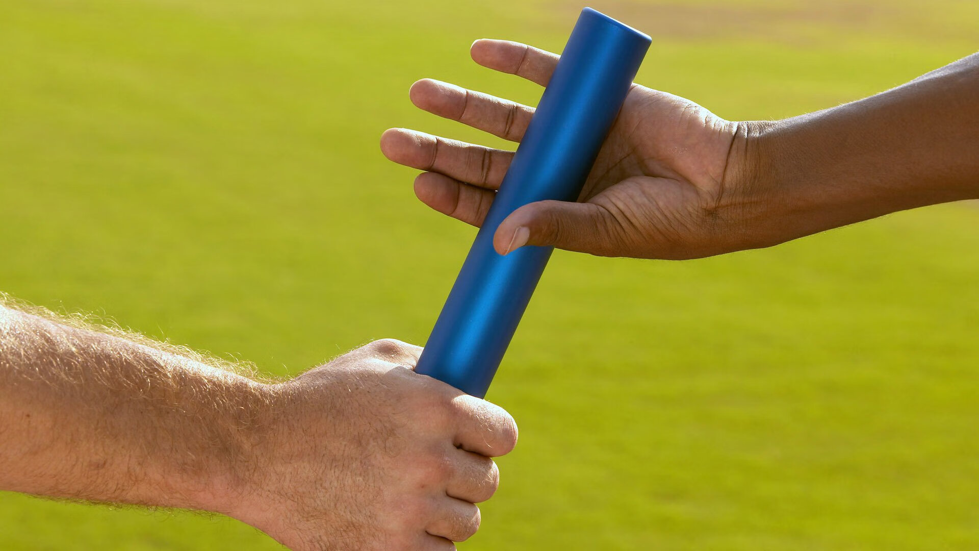 B体育：CBA季后赛激战正酣 辽宁队卫冕之路再遇强敌挑战